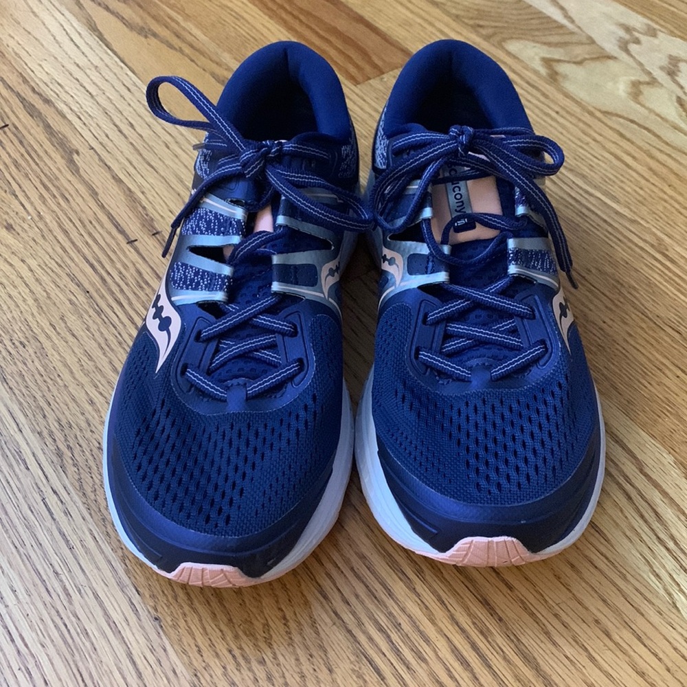 Saucony Everun “Omni ISO” in Women’s US 9